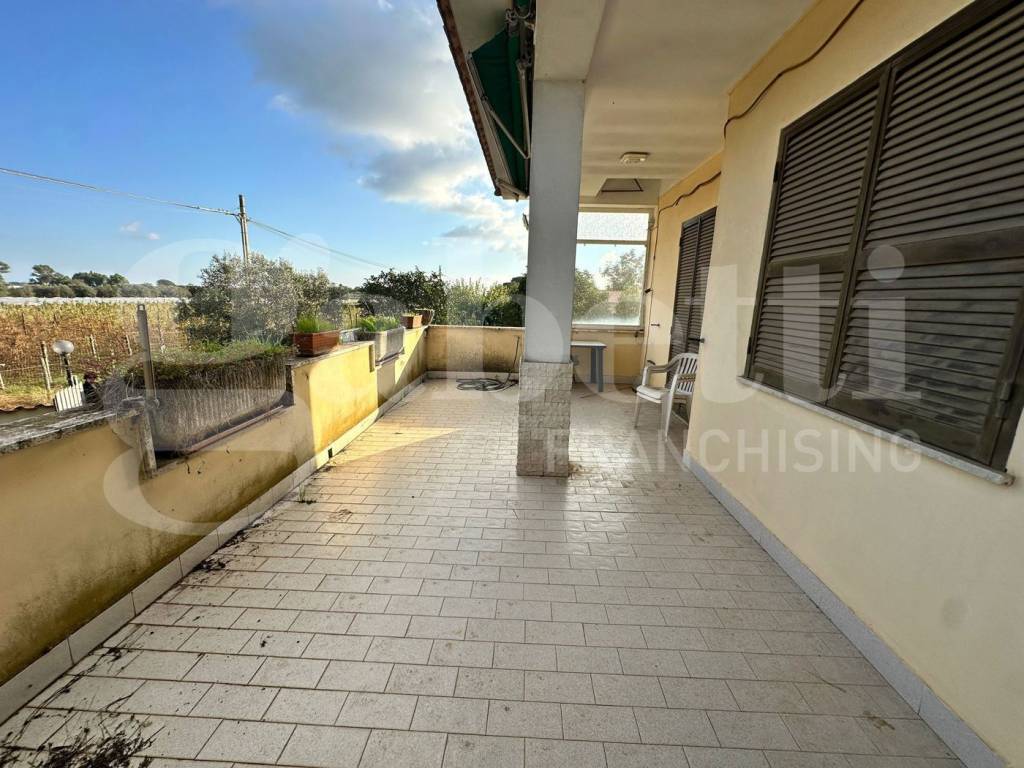 Villa a Aprilia in via luciano manara, 19 - Foto 4