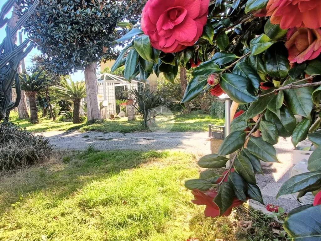 Villa a Giugliano in campania in Via Ripuaria, 76 - Foto 2