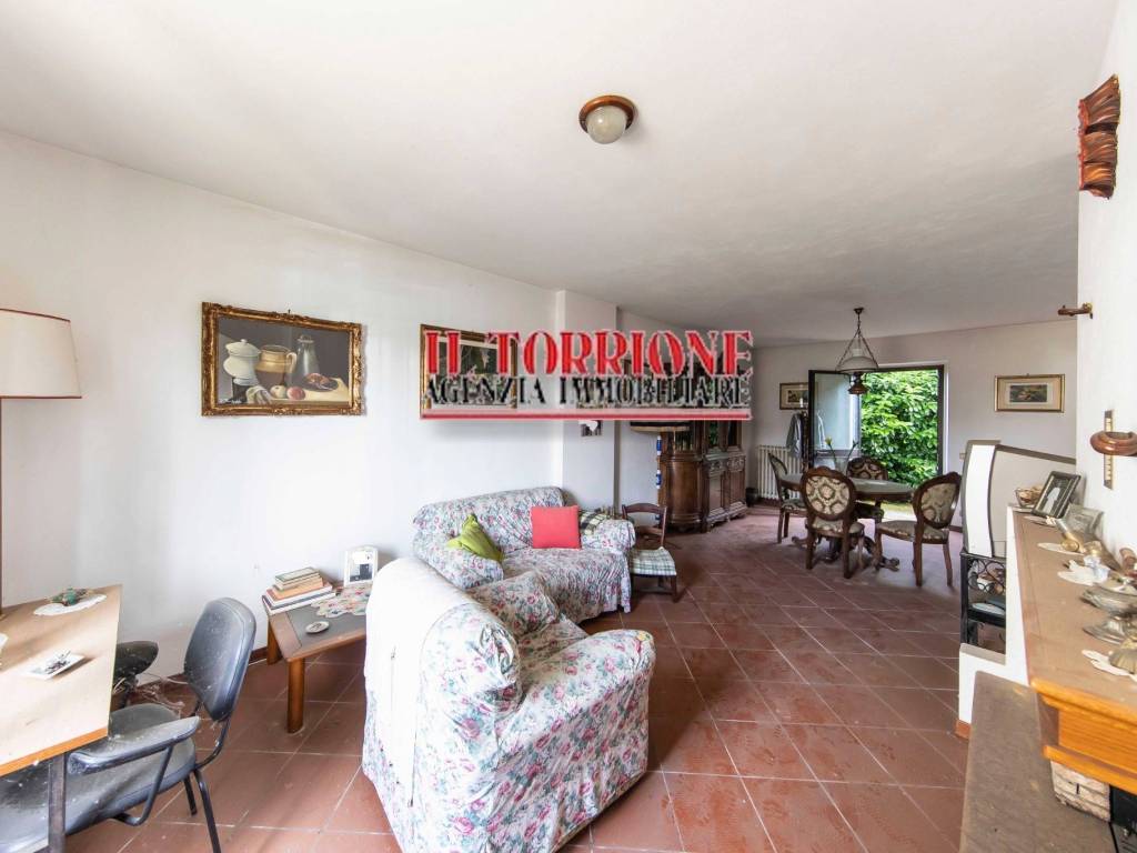 Casa indipendente a Pescia in Via di Montecarlo - Foto 2