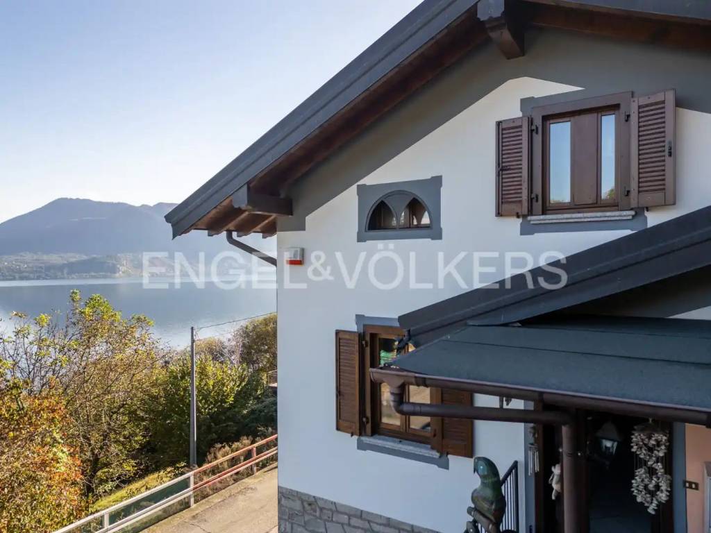 Villa a Oggebbio in Strada Antonio Manzi, 92 - Foto 2