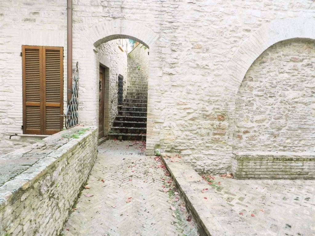 Appartamento a Assisi in Via Santa Chiara, 3 - Foto 3
