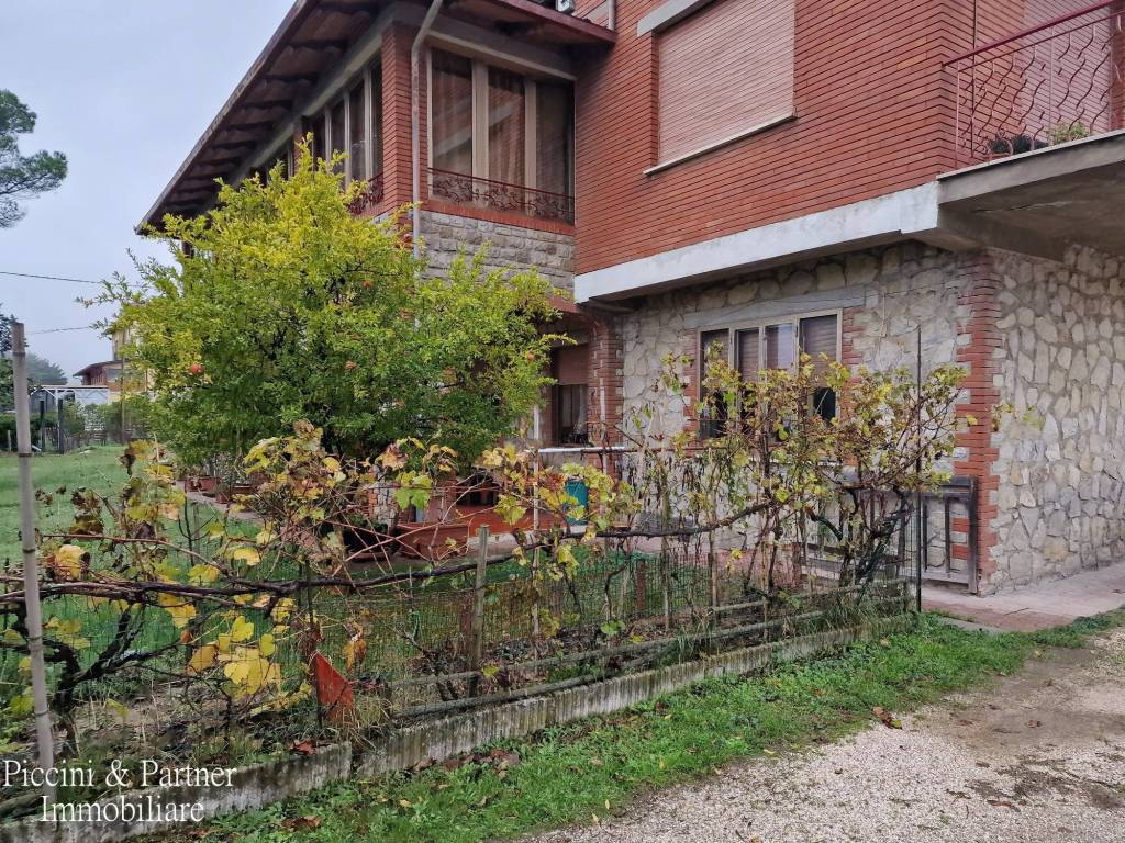 Appartamento a Tuoro sul trasimeno in Via dei Funghi - Foto 2