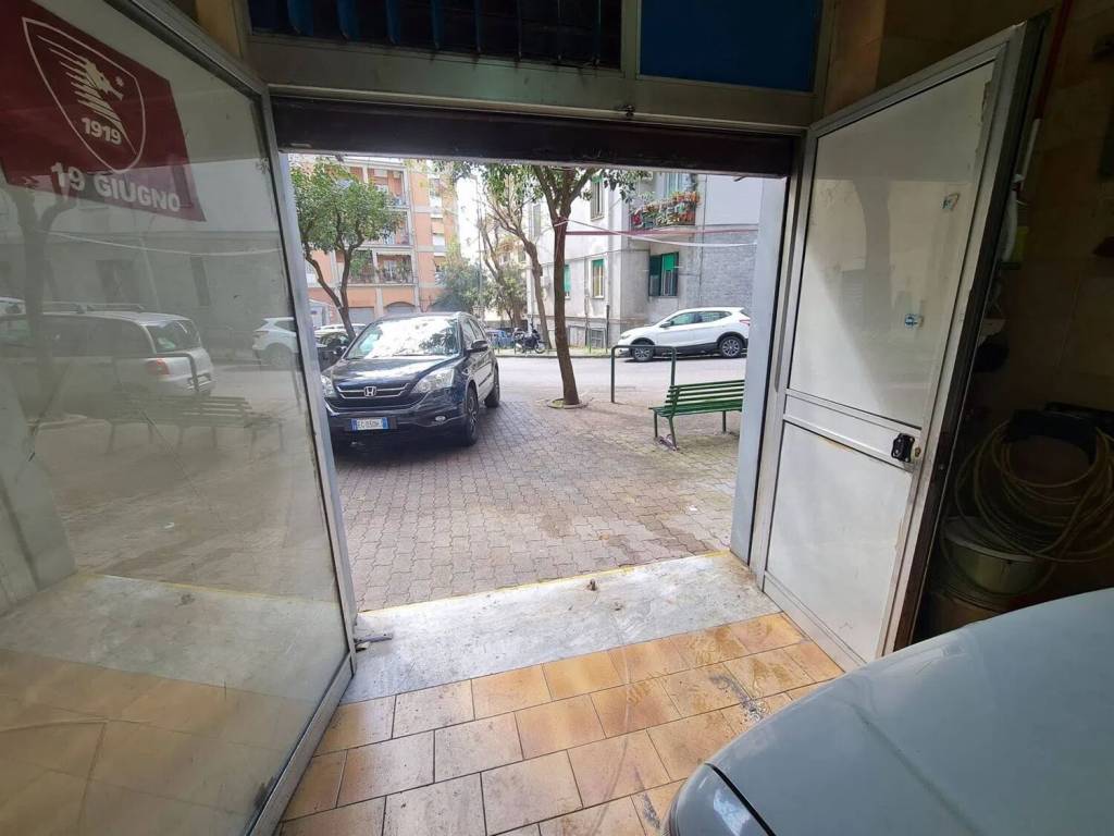 Box / garage a Salerno in Via Salvatore Calenda, 86 - Foto 3