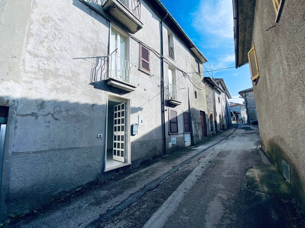 Appartamento a Longone sabino in Via dell'Immagine - Foto 2