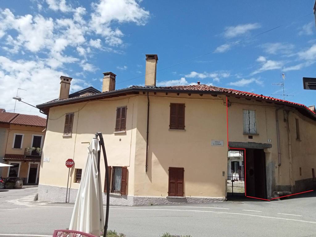 Rustico / casale a Gavirate in Via Giuseppe Ferrari, 1 - Foto 2