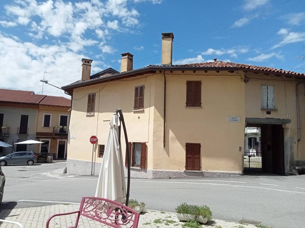 Rustico / casale a Gavirate in Via Giuseppe Ferrari, 1 - Foto 5