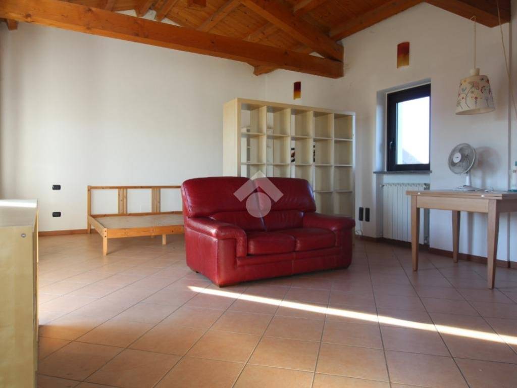 Attico / mansarda a Divignano in via rocchetta, 8 - Foto 2