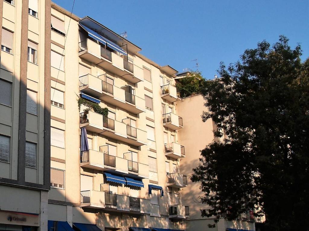 Appartamento a Vercelli in Piazza Risorgimento, 7 - Foto 2