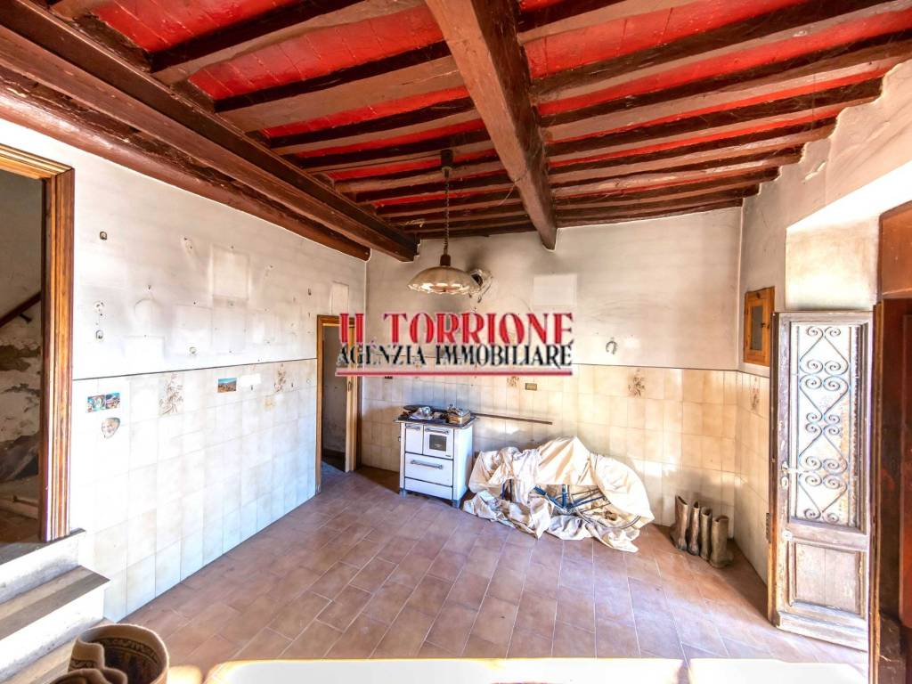 Casa indipendente a Pescia in Via Val di Torbola - Foto 2