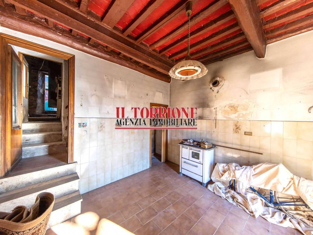 Casa indipendente a Pescia in Via Val di Torbola - Foto 3