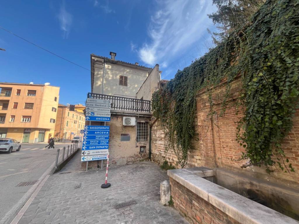 Casa indipendente a Fabriano in VILE IV NOVEMBRE, 107 - Foto 4