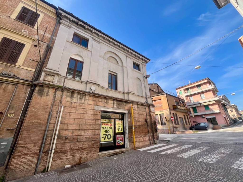Casa indipendente a Fabriano in VILE IV NOVEMBRE, 107 - Foto 5