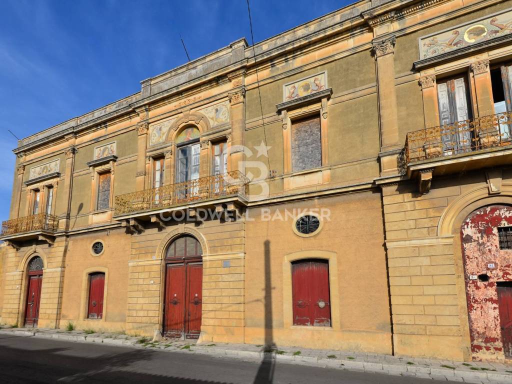 Palazzo / stabile a Squinzano in Via Lecce - Foto 2