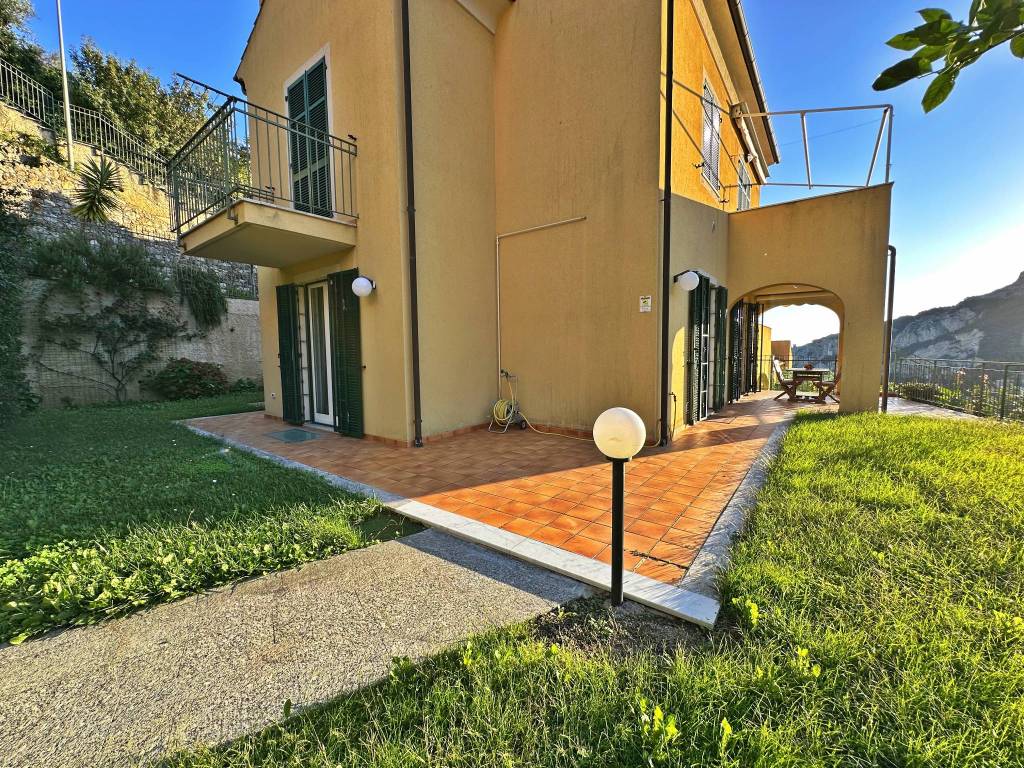 Villetta a schiera a Finale ligure in Via dei Forti di Legnino, 27 - Foto 2