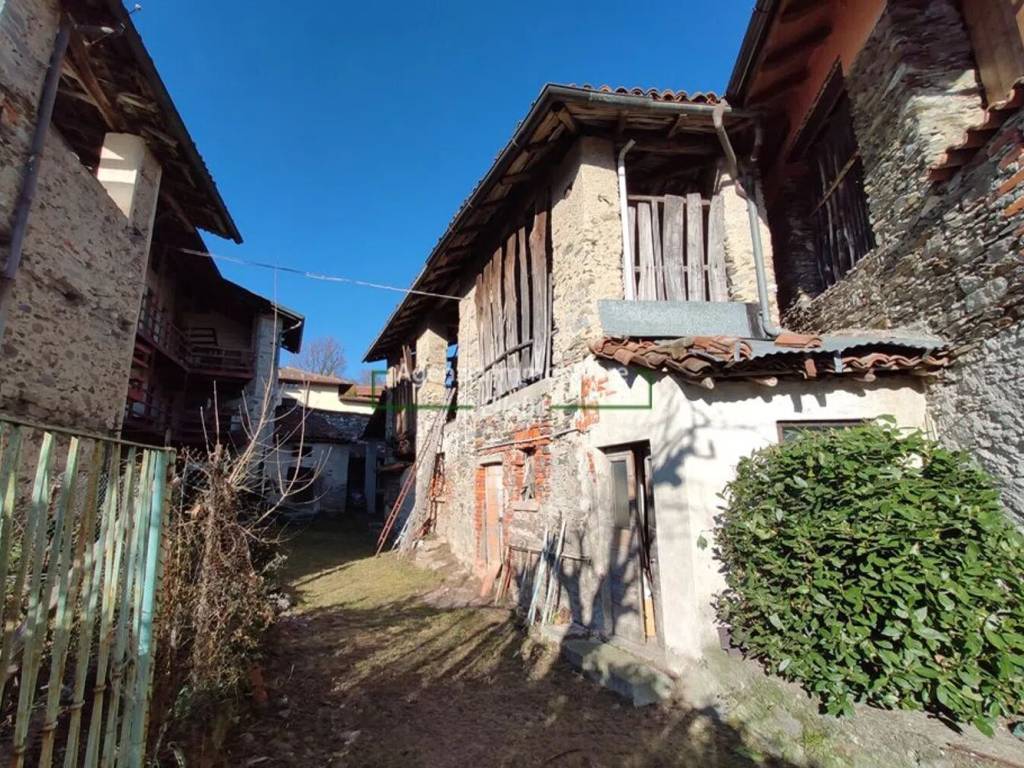 Rustico / casale a Brovello-carpugnino in Via Fontana, 73 - Foto 2