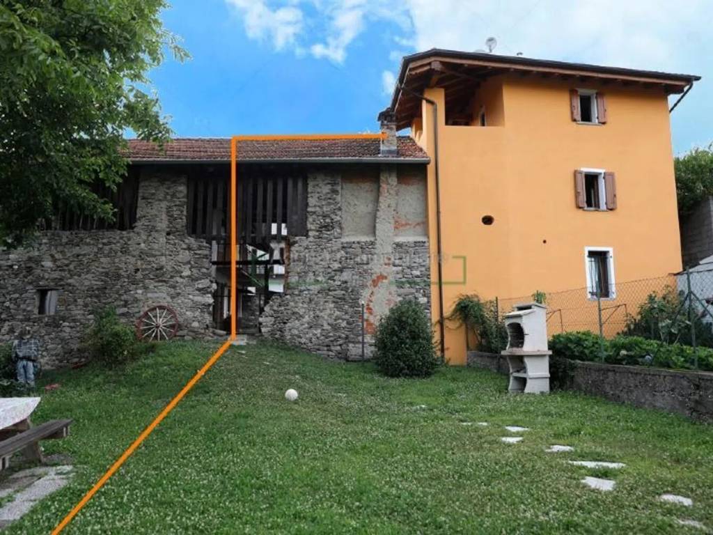 Casa indipendente a Brovello-carpugnino in Via Fontana, 170 - Foto 2
