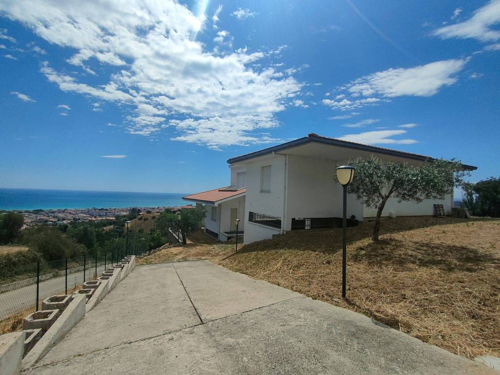 Villa a Tortoreto in Via Tassenara - Foto 2