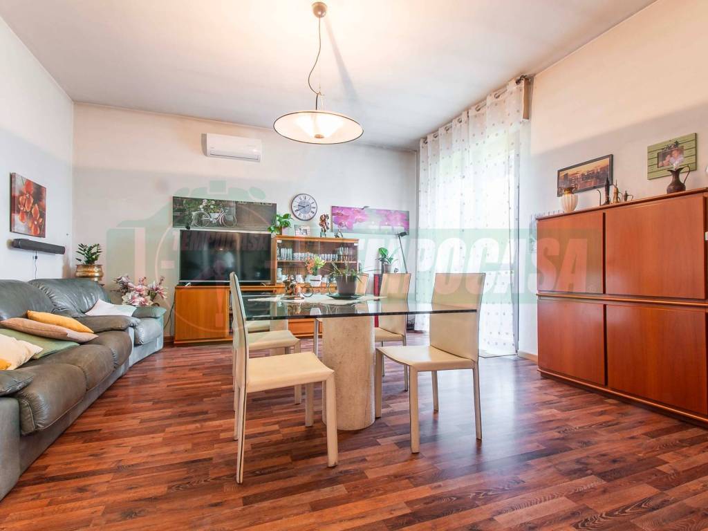 Villa a Marnate in Via Alcide De Gasperi - Foto 2