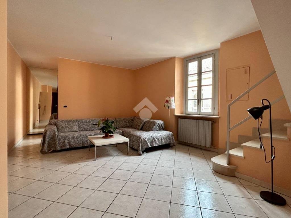 Appartamento a Asti in Via Giosuè Carducci, 32 - Foto 2