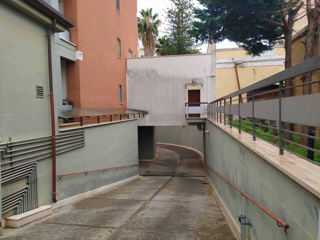 Box / garage a Trani in Via Giuseppe Verdi, 16 - Foto 2