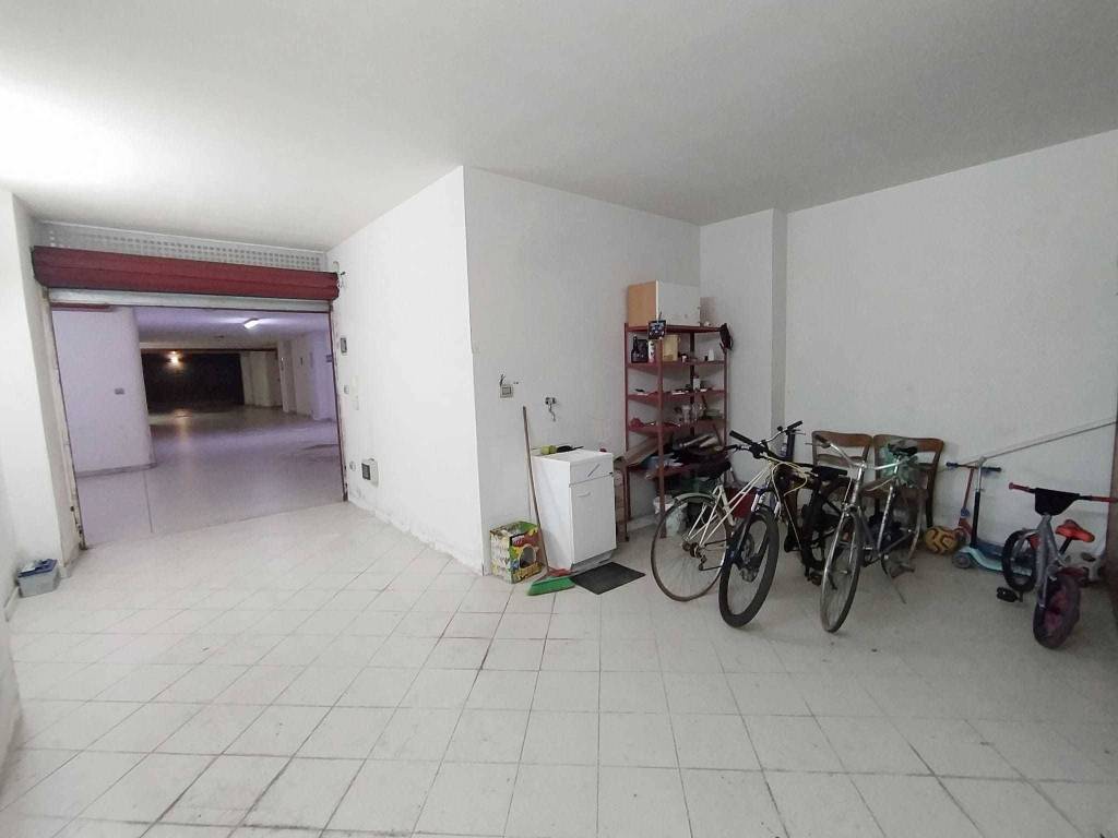 Box / garage a Trani in Via Giuseppe Verdi, 16 - Foto 4