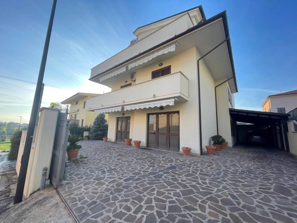 Villa a Pescara in Via Passo di Torrita, 4 - Foto 4