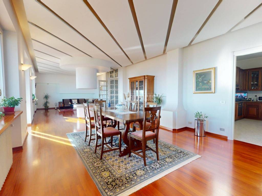Villa a Bra in Via Cherasco 41 - Foto 3