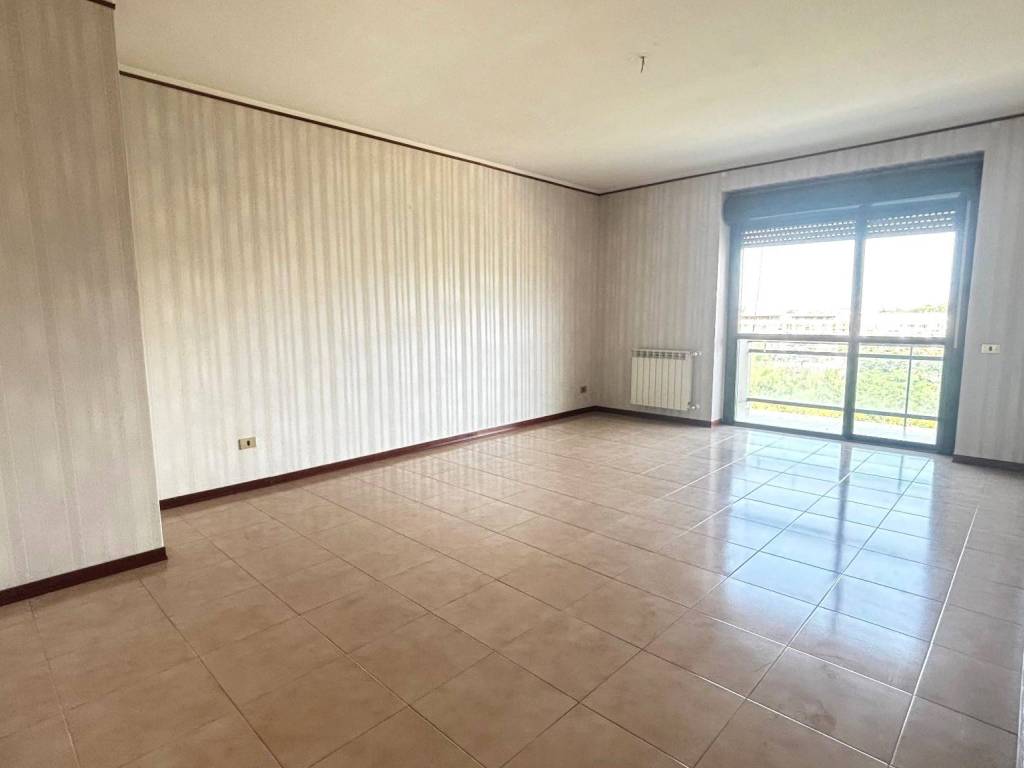 Appartamento a Caserta in Viale dei Vecchi Pini, 9 - Foto 4