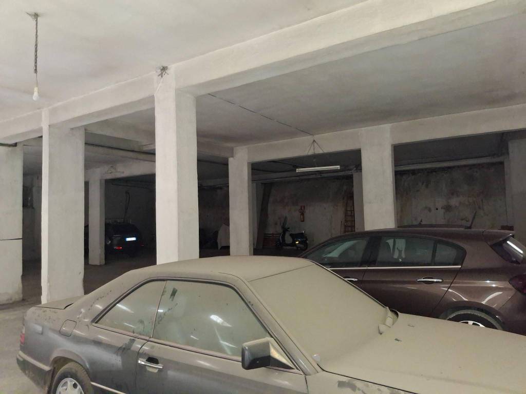 Box / garage a Grottaglie in Via Abruzzi - Foto 4