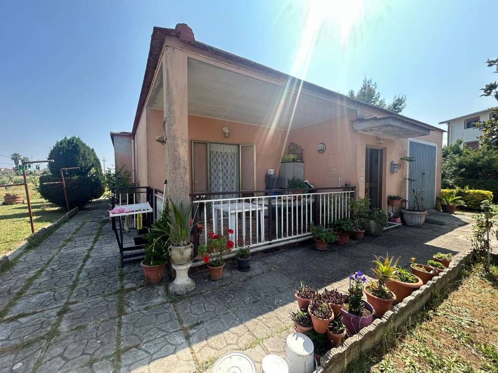 Villa a Aprilia in Via dei Pontoni - Foto 3