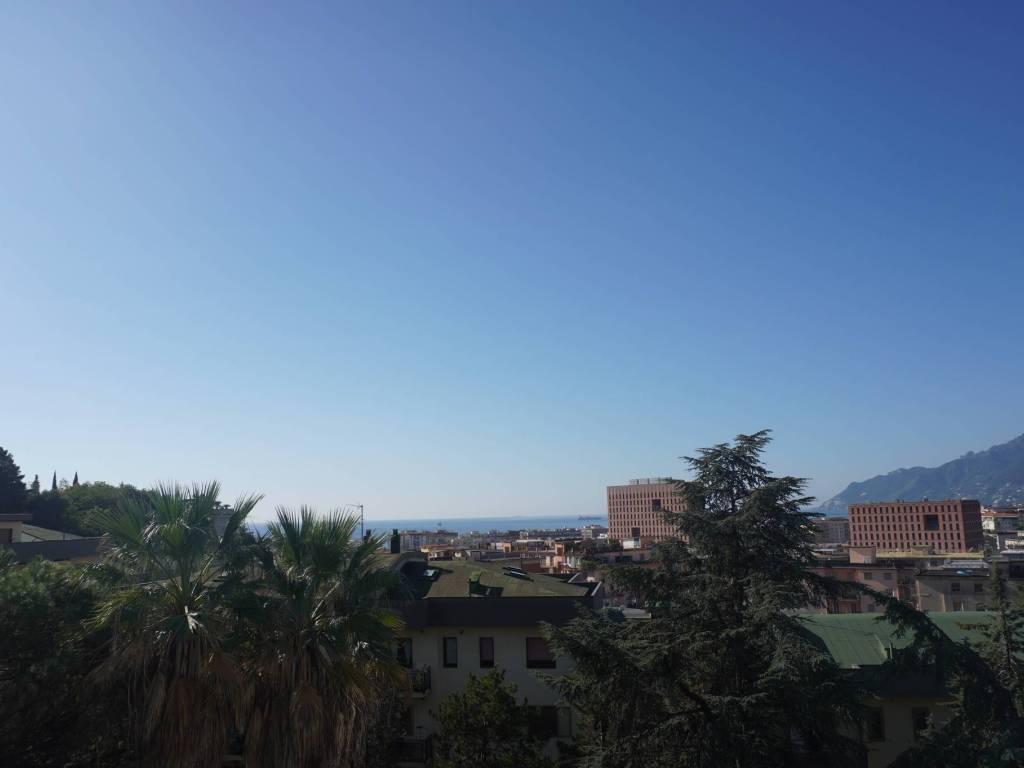 Appartamento a Salerno in Via del Belvedere, 33 - Foto 2