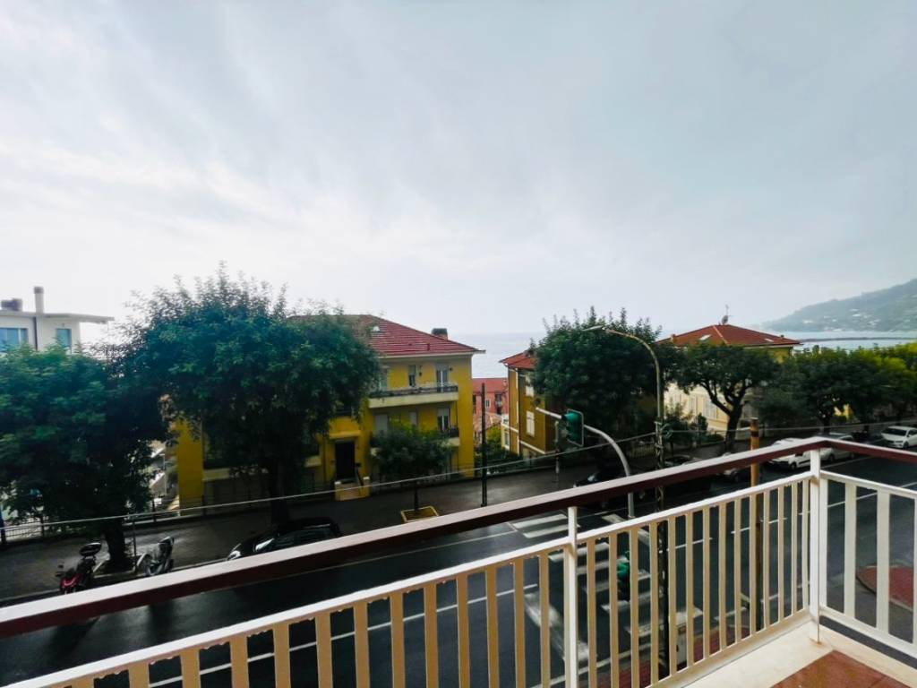 Appartamento a Ospedaletti in Corso Regina Margherita, 140 - Foto 4