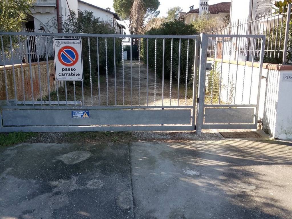 Villa a Comacchio in Viale Raffaello Sanzio, 208 - Foto 2