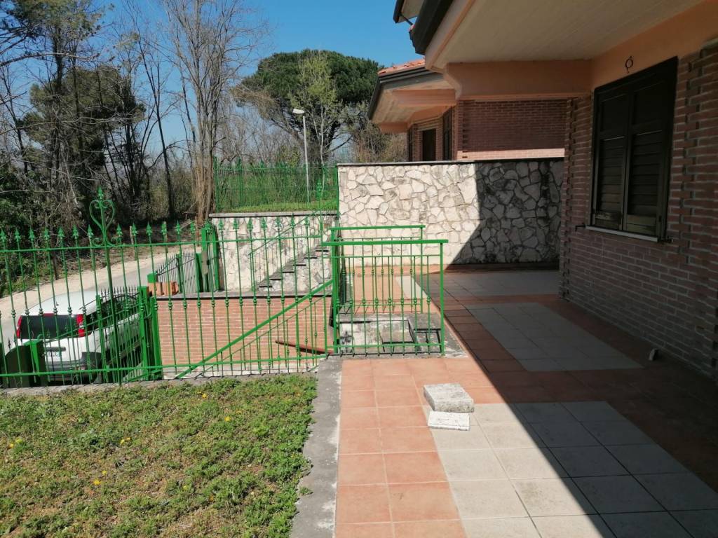 Villa a Avellino in Via Manlio Rossi Doria, 12 - Foto 4
