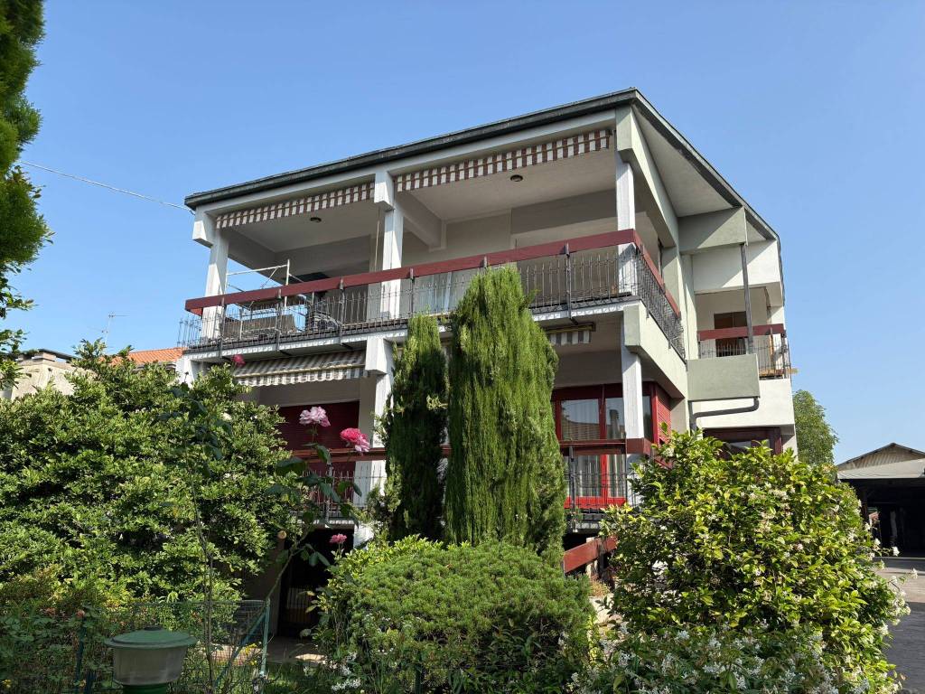 Villa a Solbiate olona in Via 4 Novembre, 38 - Foto 2