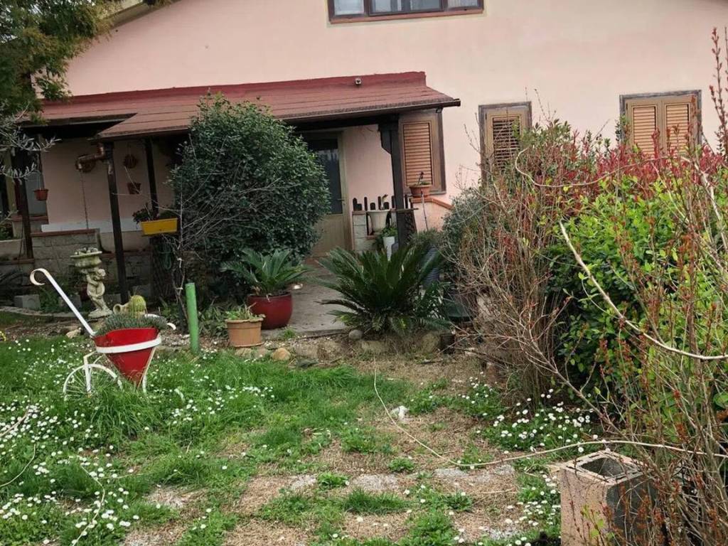 Villa a Grosseto in Strada Provinciale Barbaruta S.N.C. - Foto 2