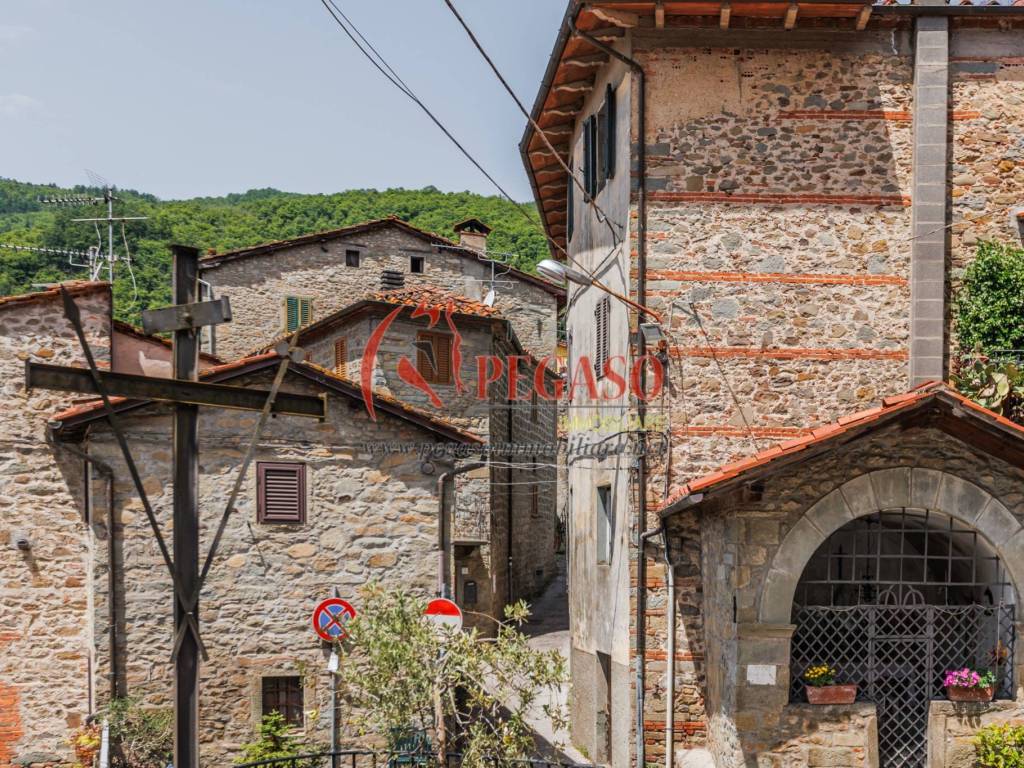 Casa indipendente a Pescia in Via Bartolomeo Giuntini - Foto 2