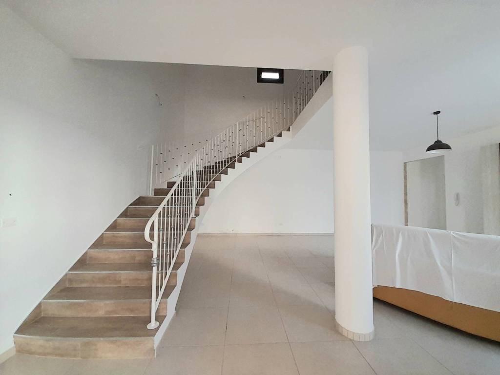 Appartamento a Salice salentino in Via Gastone Valente - Foto 2