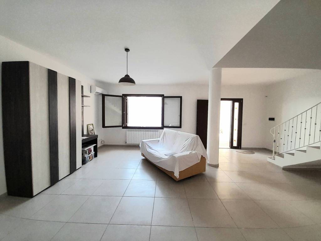 Appartamento a Salice salentino in Via Gastone Valente - Foto 3