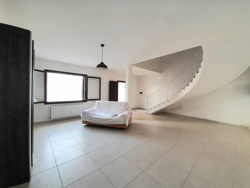 Appartamento a Salice salentino in Via Gastone Valente - Foto 5