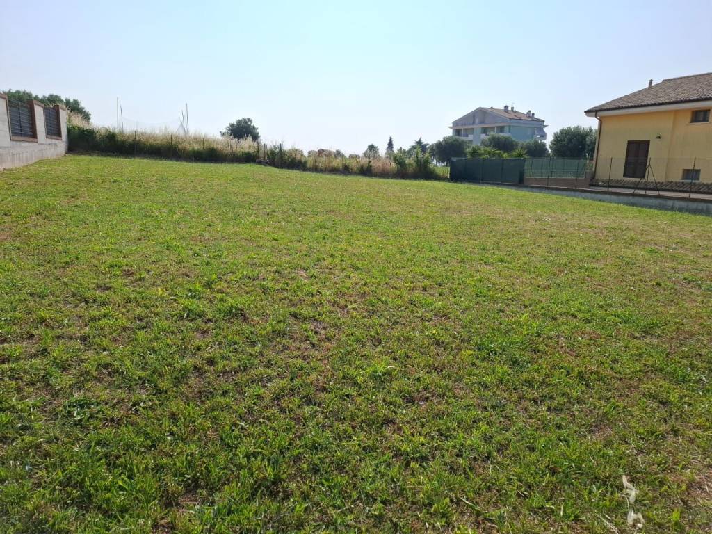 Terreno a Nereto in Via Giacomo Leopardi, 40 - Foto 3