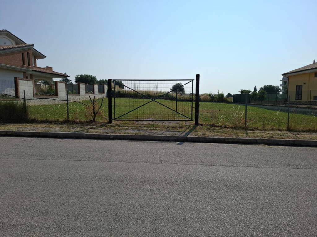 Terreno a Nereto in Via Giacomo Leopardi, 40 - Foto 4