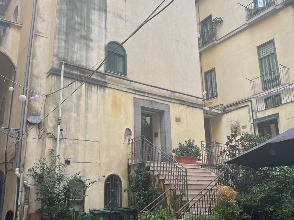 Appartamento a Salerno in Largo Conservatorio Vecchio - Foto 3