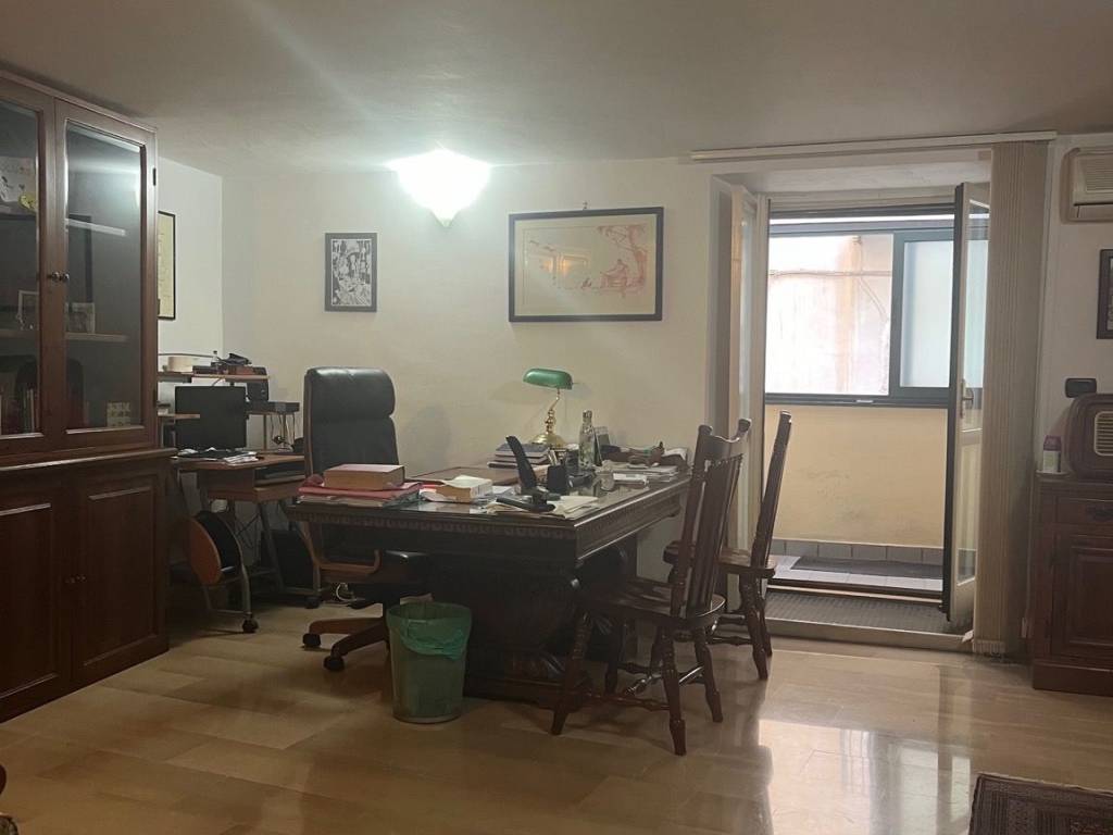 Appartamento a Salerno in Largo Conservatorio Vecchio - Foto 4