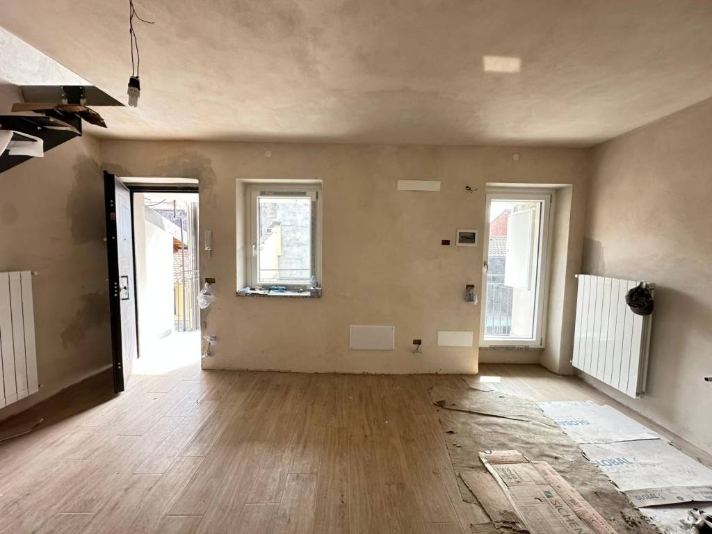 Appartamento a Galliate in Via Giovan Battista Gambaro, 14 - Foto 2