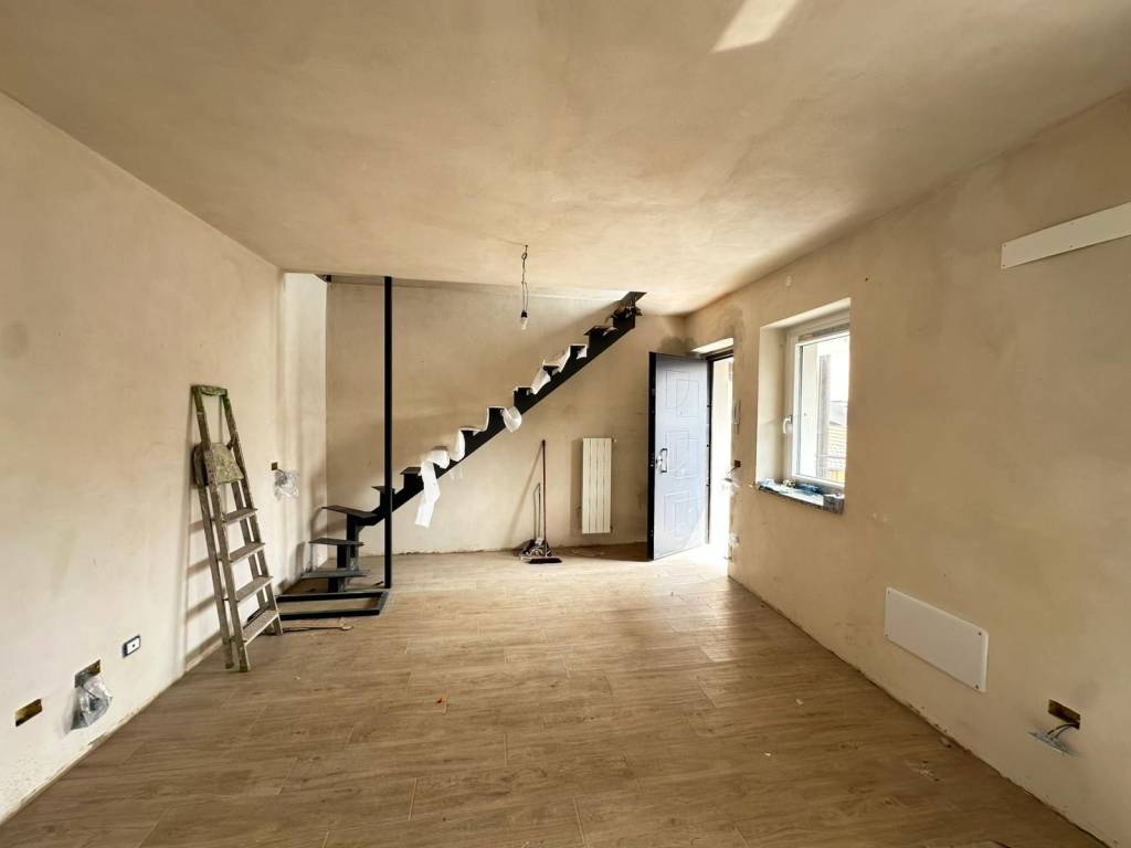 Appartamento a Galliate in Via Giovan Battista Gambaro, 14 - Foto 3