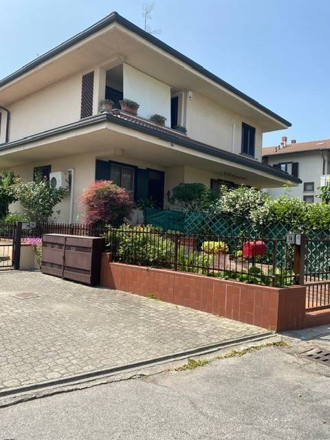 Appartamento a Cameri in Via Fratelli Cervi, 18 - Foto 2