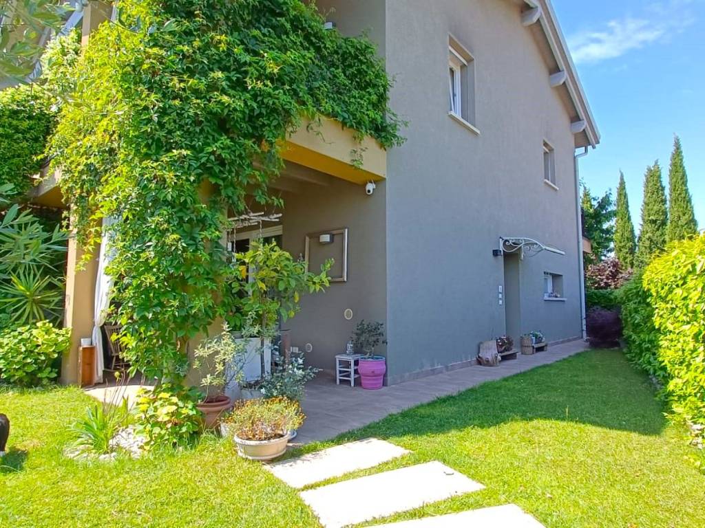 Appartamento a Peschiera del garda in Via Boschetti - Foto 3