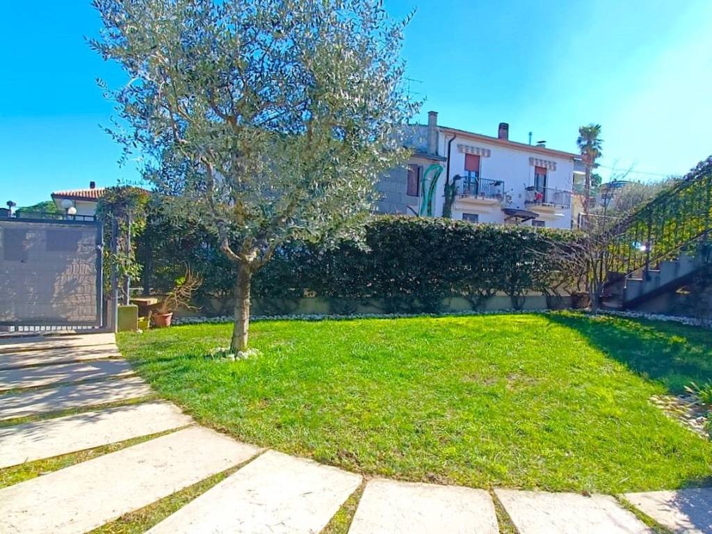 Appartamento a Peschiera del garda in Via Boschetti - Foto 5