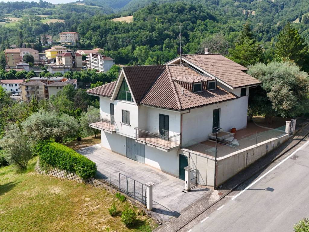 Villa a Rotella in Via della Repubblica, 20 - Foto 2